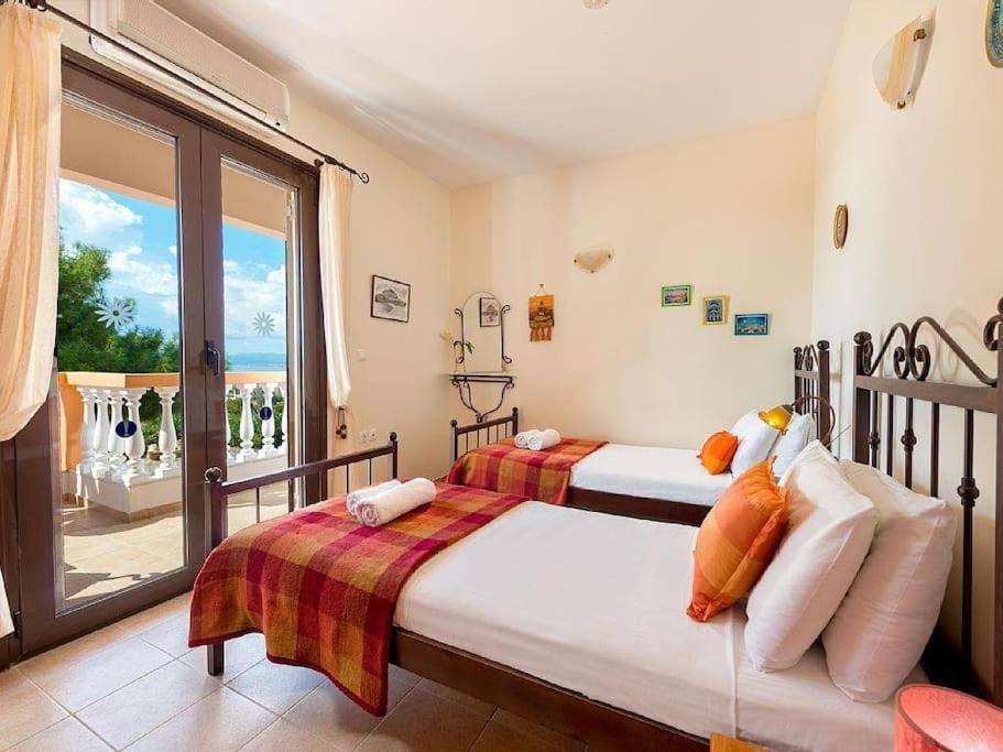 Villa Pefki *