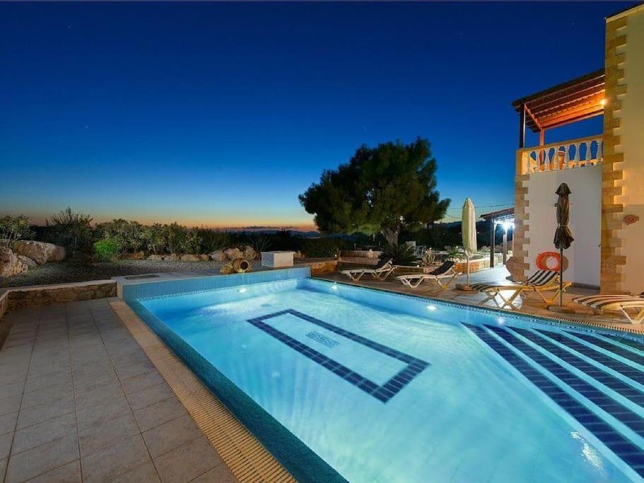 וילה Villa Pefki *